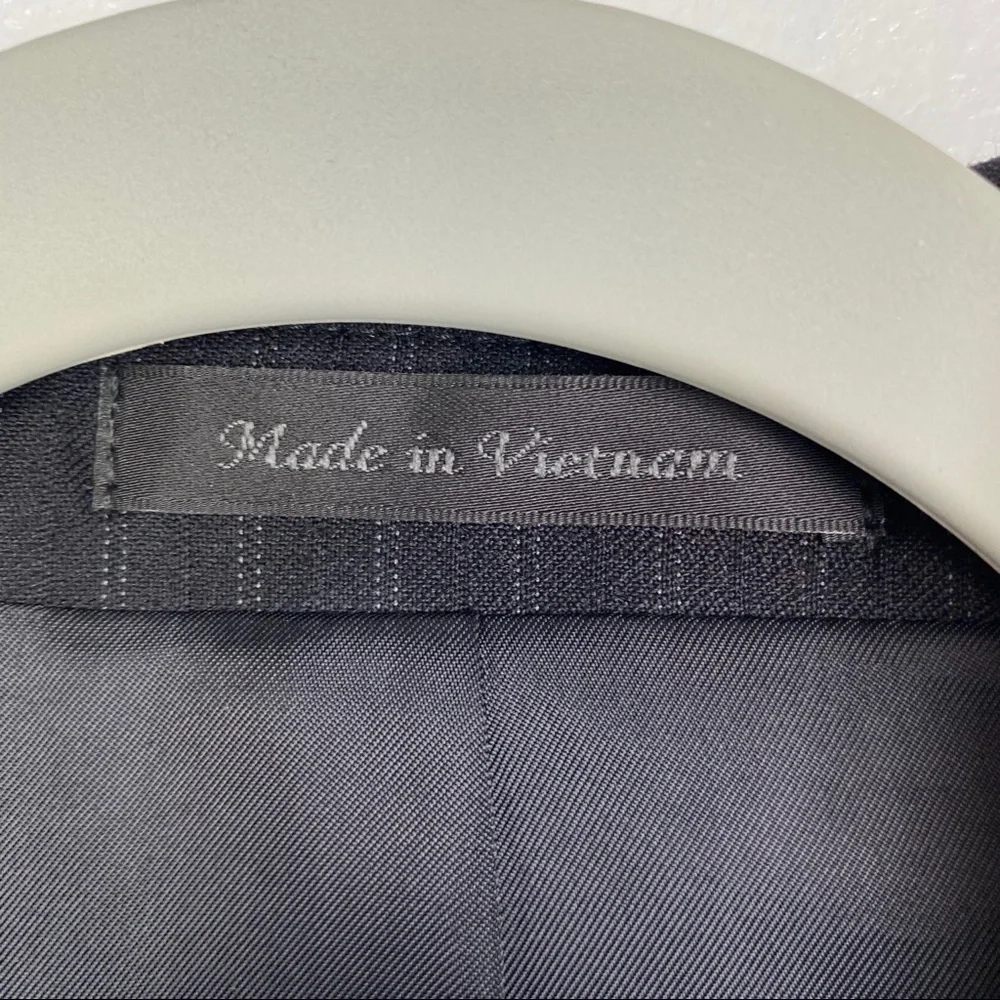 Chaps 100% Wool Suit Coat Blazer Jacket Men's 38R‎ Black Pinstripe 2-Button